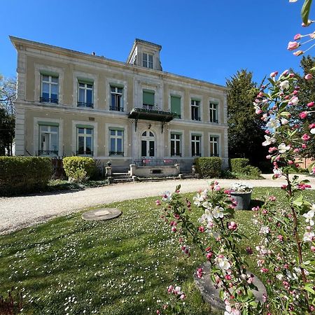 Chateau De Pougy Buitenkant foto